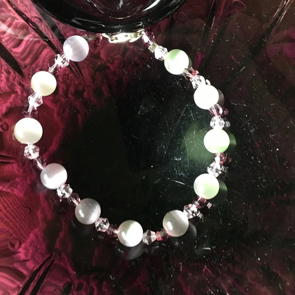 Iridescent beaded bracelet 8”